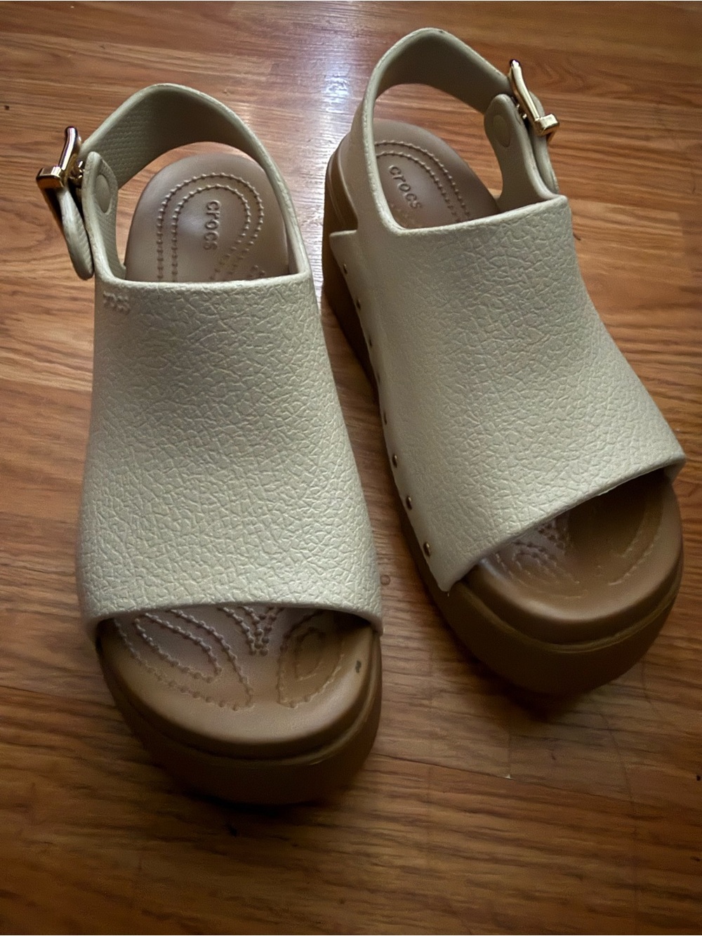 CROCS Dylan Stud Platform Sandal